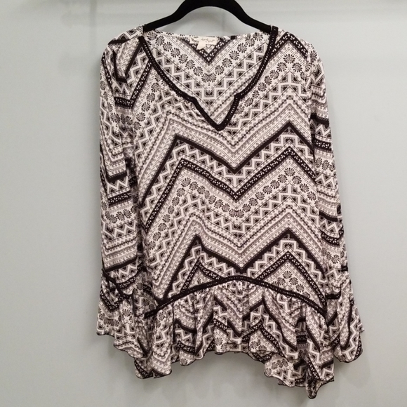 About A Girl Tops - About A Girl Black and White Long Sleeve Top in L